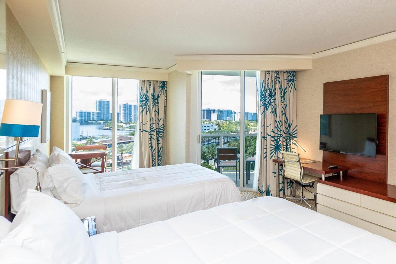 Trump Intl 2 Bedroom Apartment 1600 Sqf Ocean And Bay View Санні-Айлс-Біч Екстер'єр фото