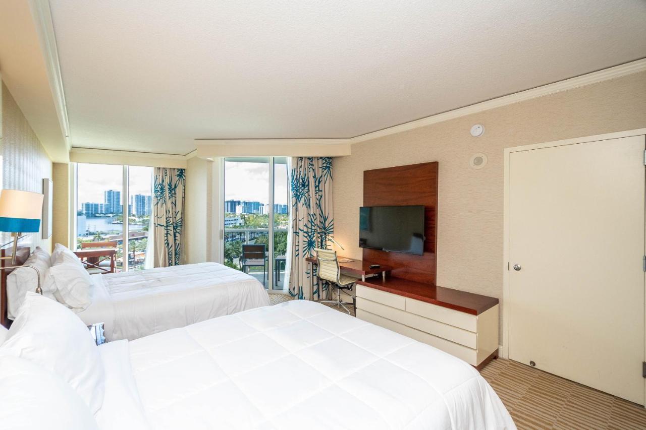 Trump Intl 2 Bedroom Apartment 1600 Sqf Ocean And Bay View Санні-Айлс-Біч Екстер'єр фото