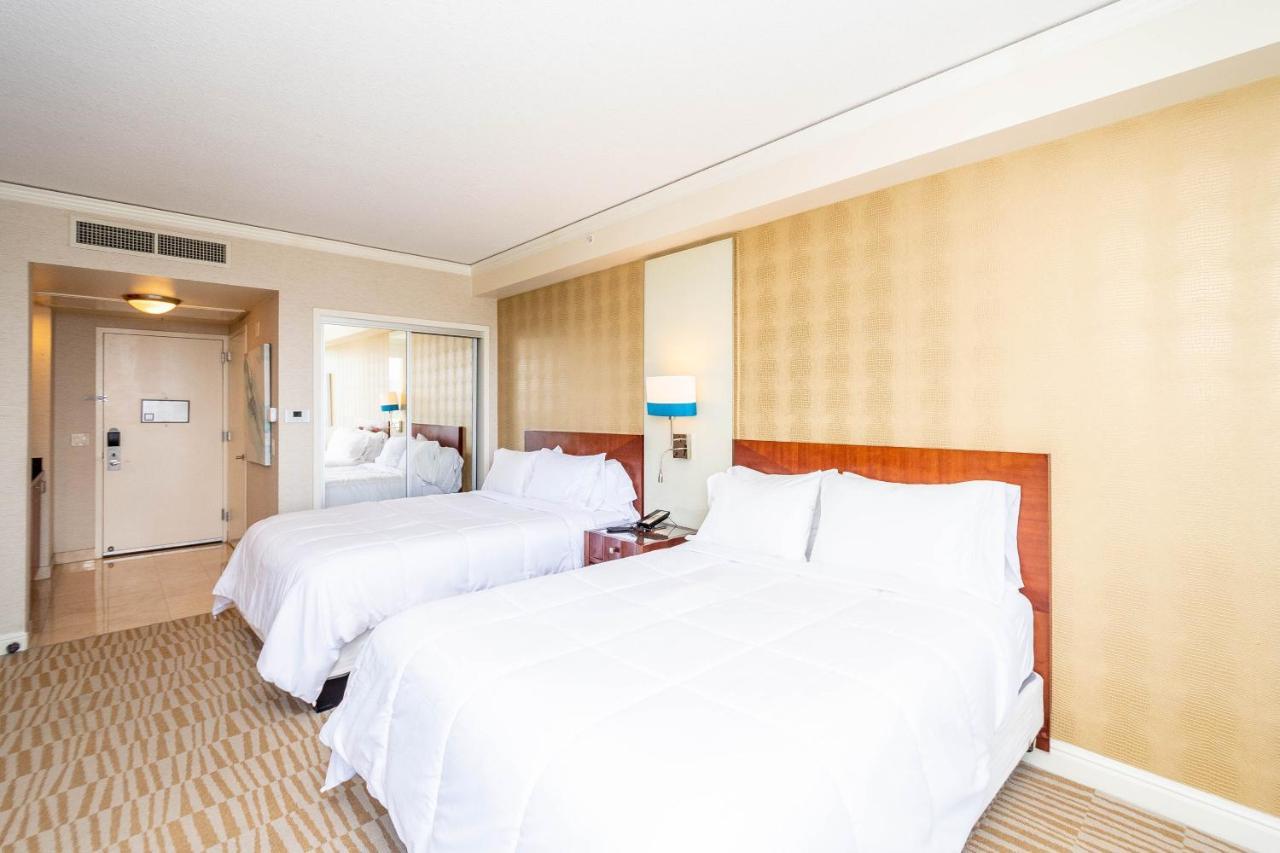 Trump Intl 2 Bedroom Apartment 1600 Sqf Ocean And Bay View Санні-Айлс-Біч Екстер'єр фото